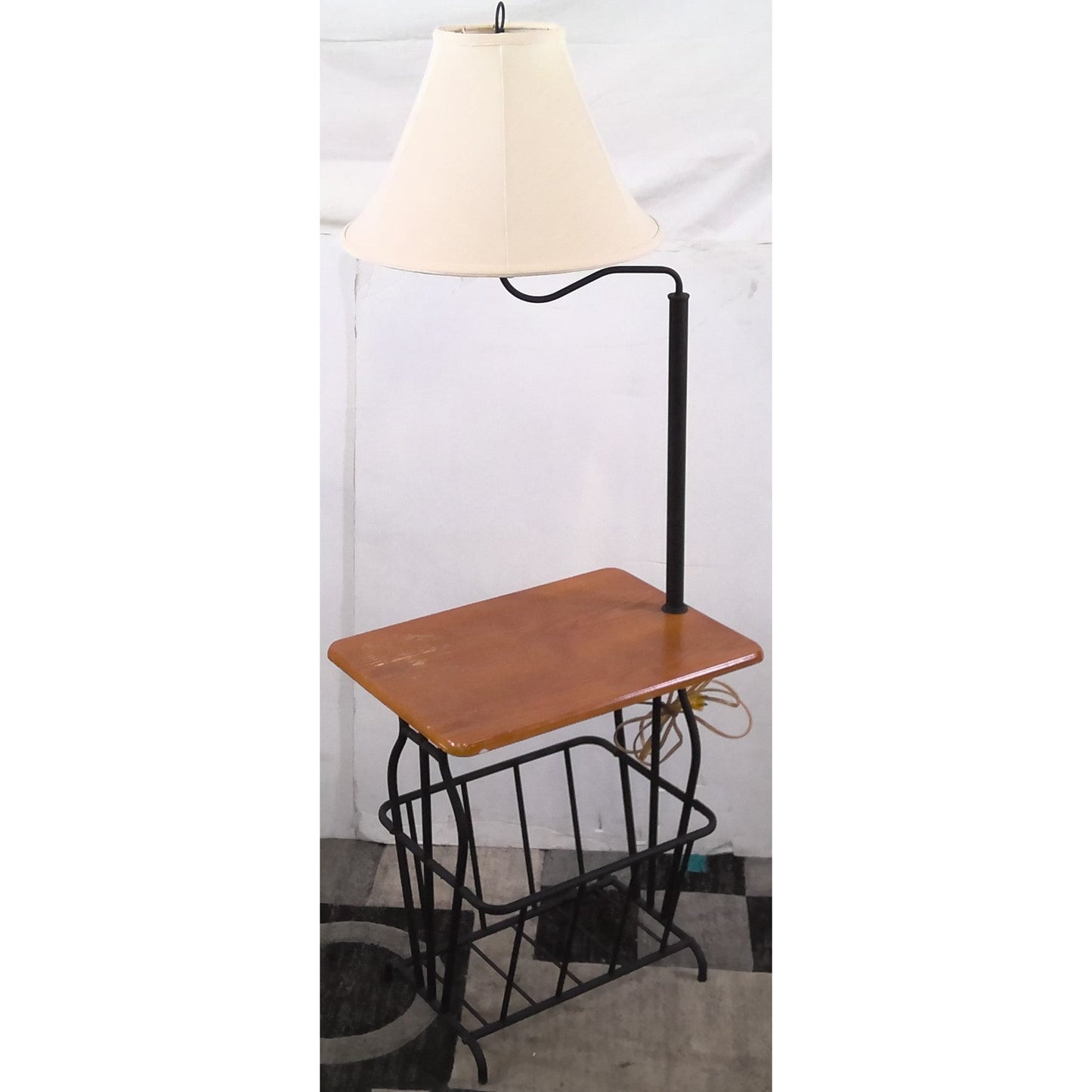 End Table with Lamp