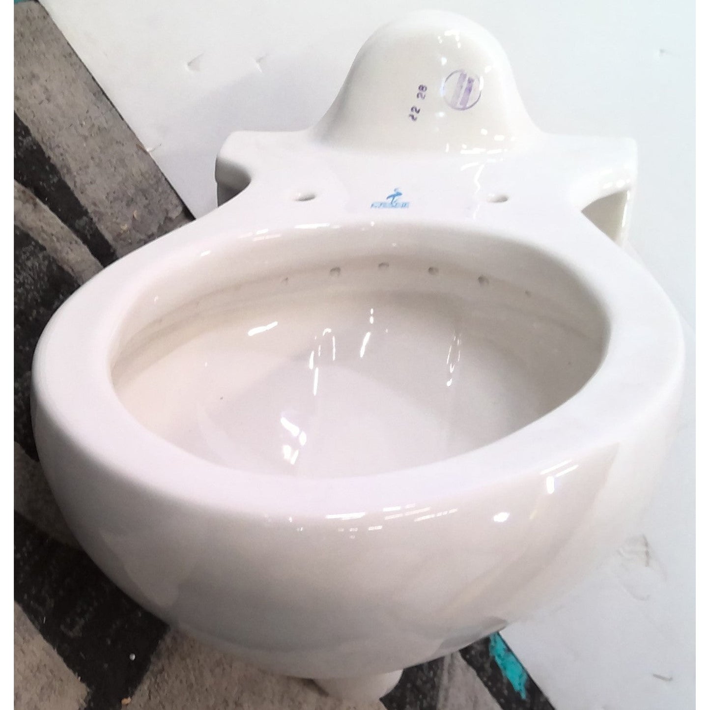 Elongated Rim Wall Mounted Toilet Bowl with Back Spud