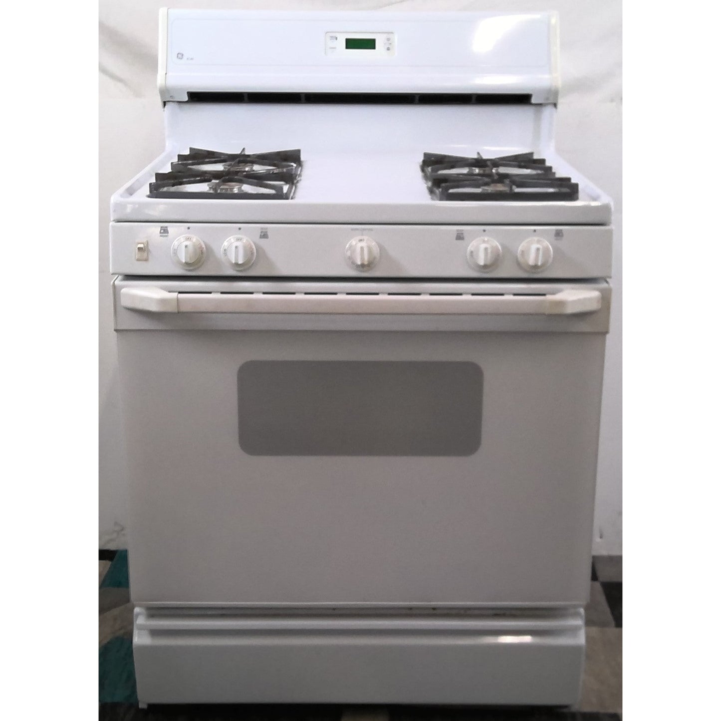 White GE Stove