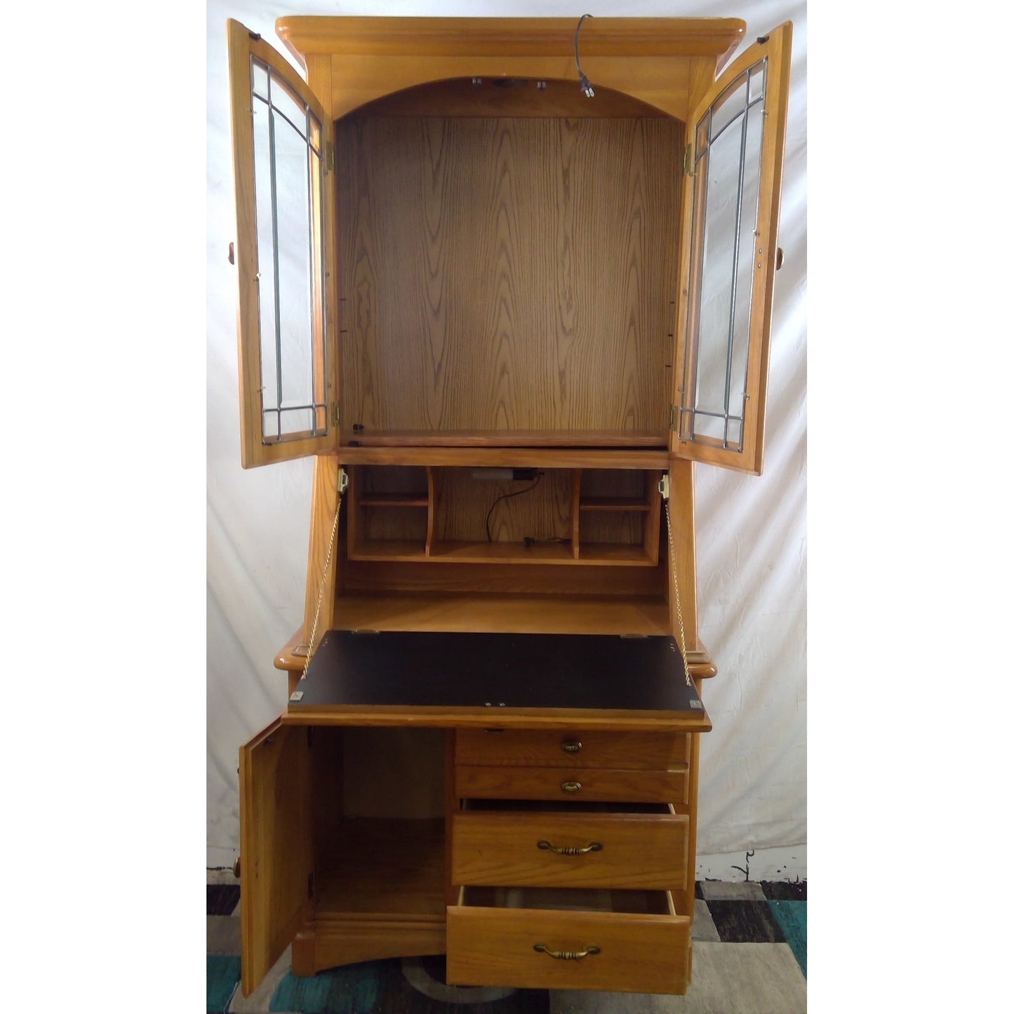 Dresser with Hutch