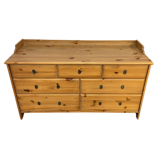 Pine 7-Drawer Dresser